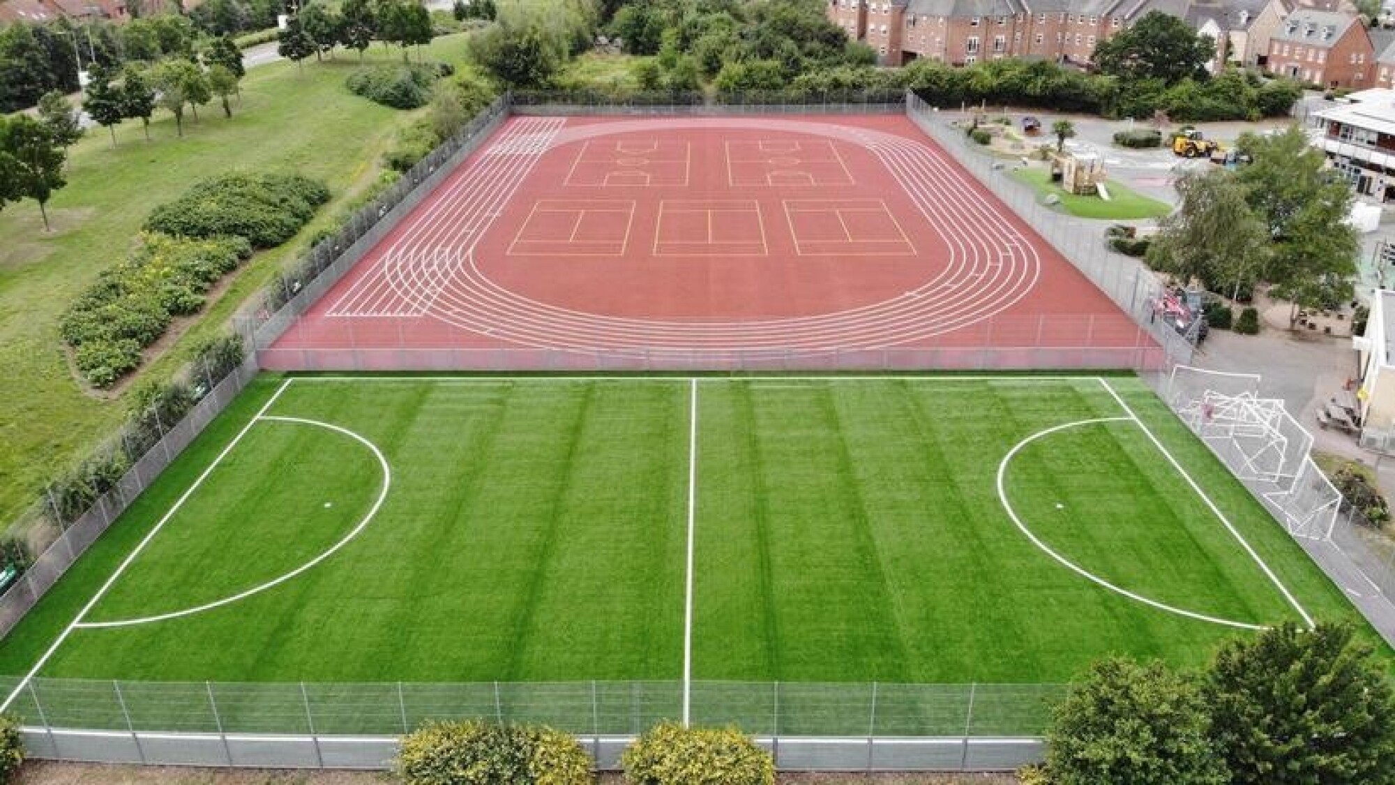 370d7ea32e634e9597ba37001a448e44 1x1