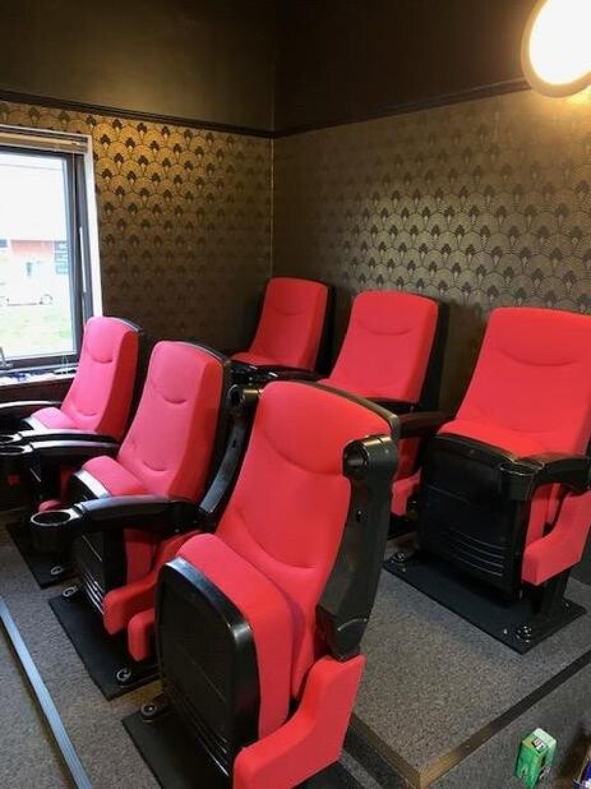 40cfc87f c594 4776 ad1a eeb4b076ff3a 1x1