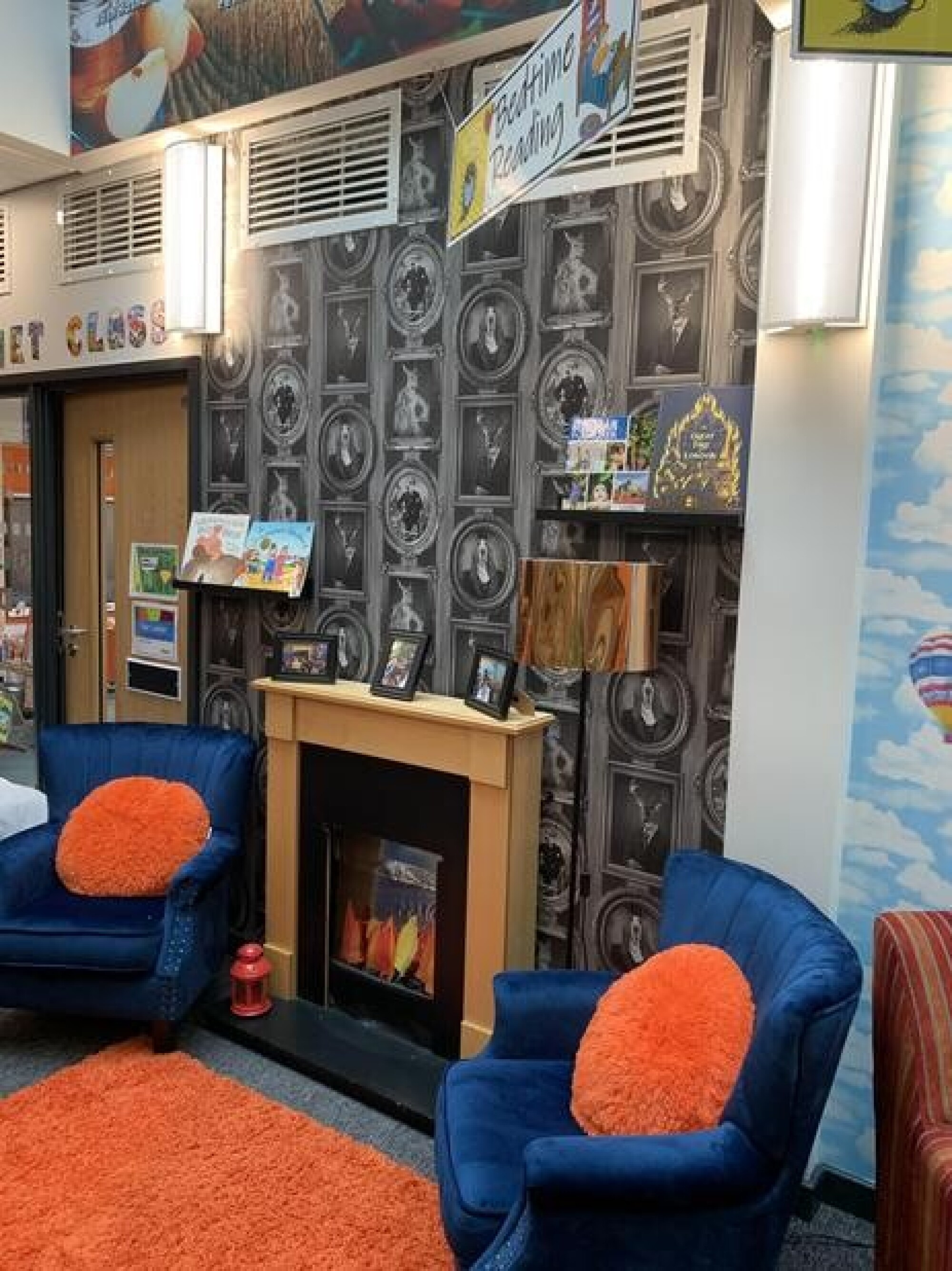 47a672a25f4e4cb68b7bb51fae7fbcd4 1x1