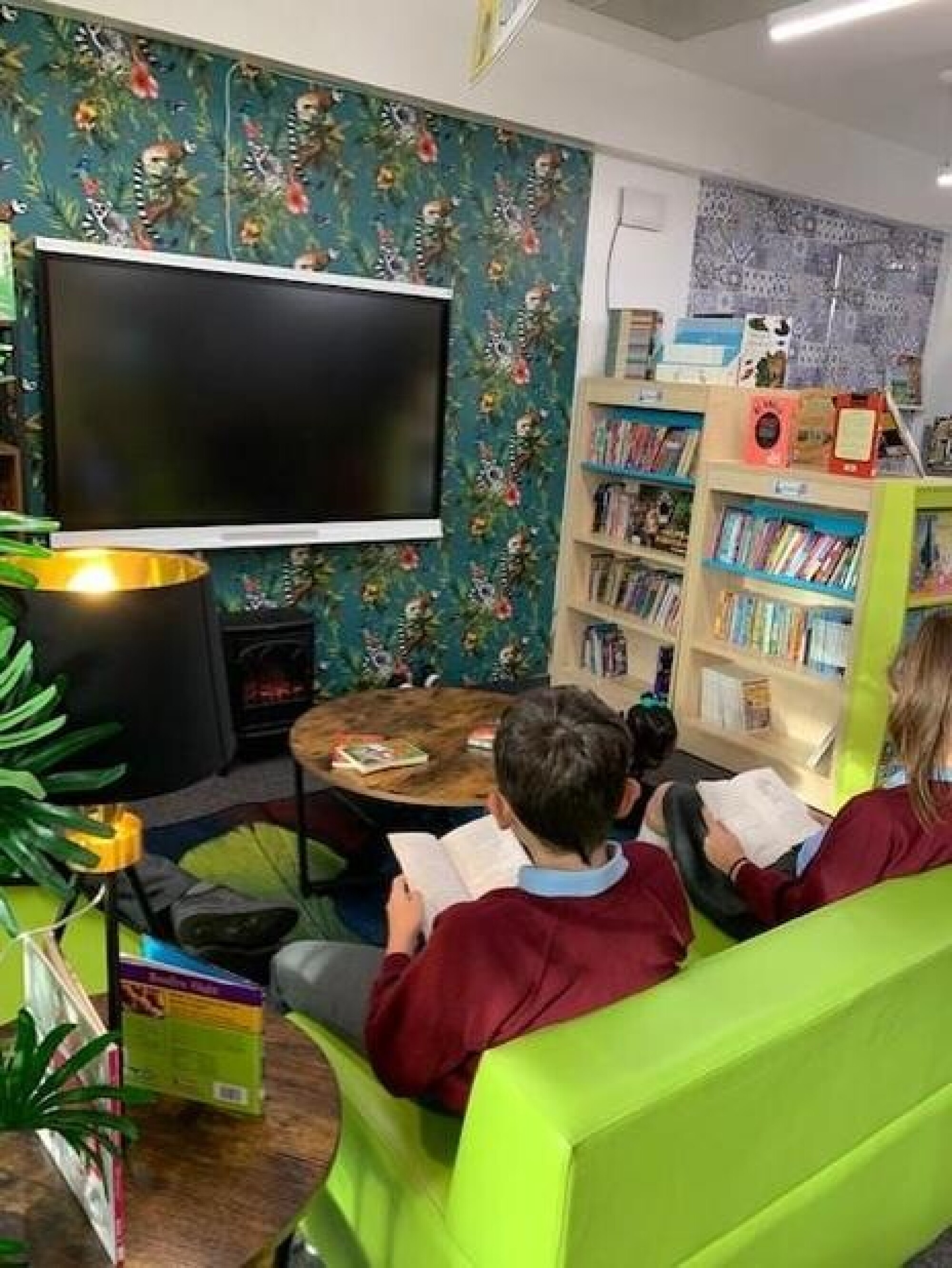 8aba8335 6720 4653 8520 7ed5363aef69 1x1