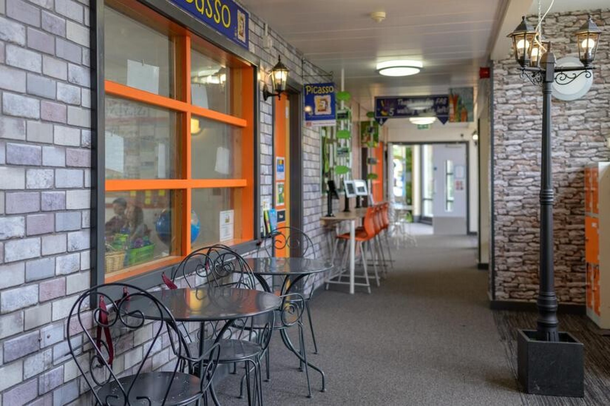 bfa17ba34e1d4b328d3d7e0e8d186910 1x1