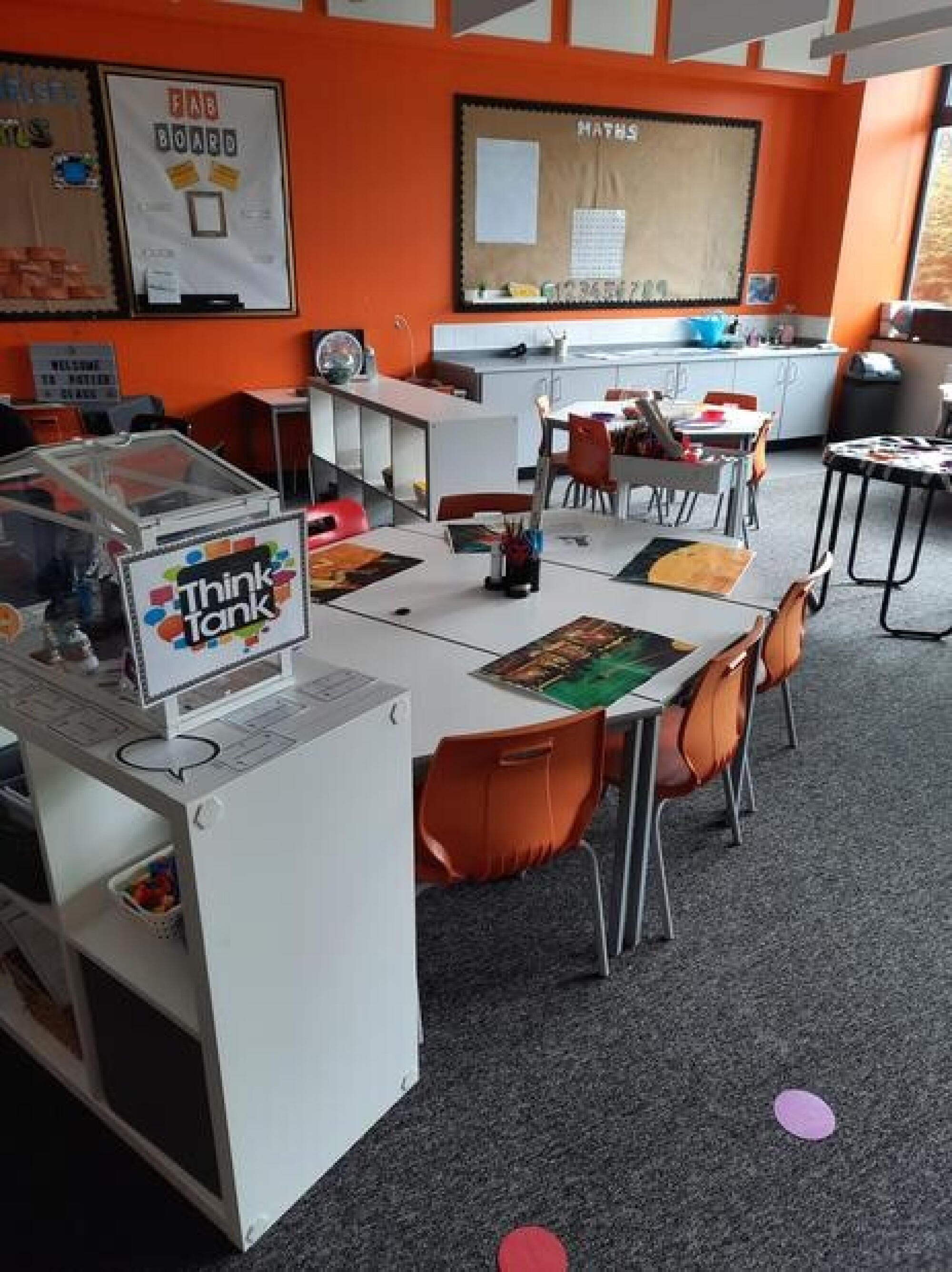 c048156a6a074a78b3c25bf40cb93ad2 1x1