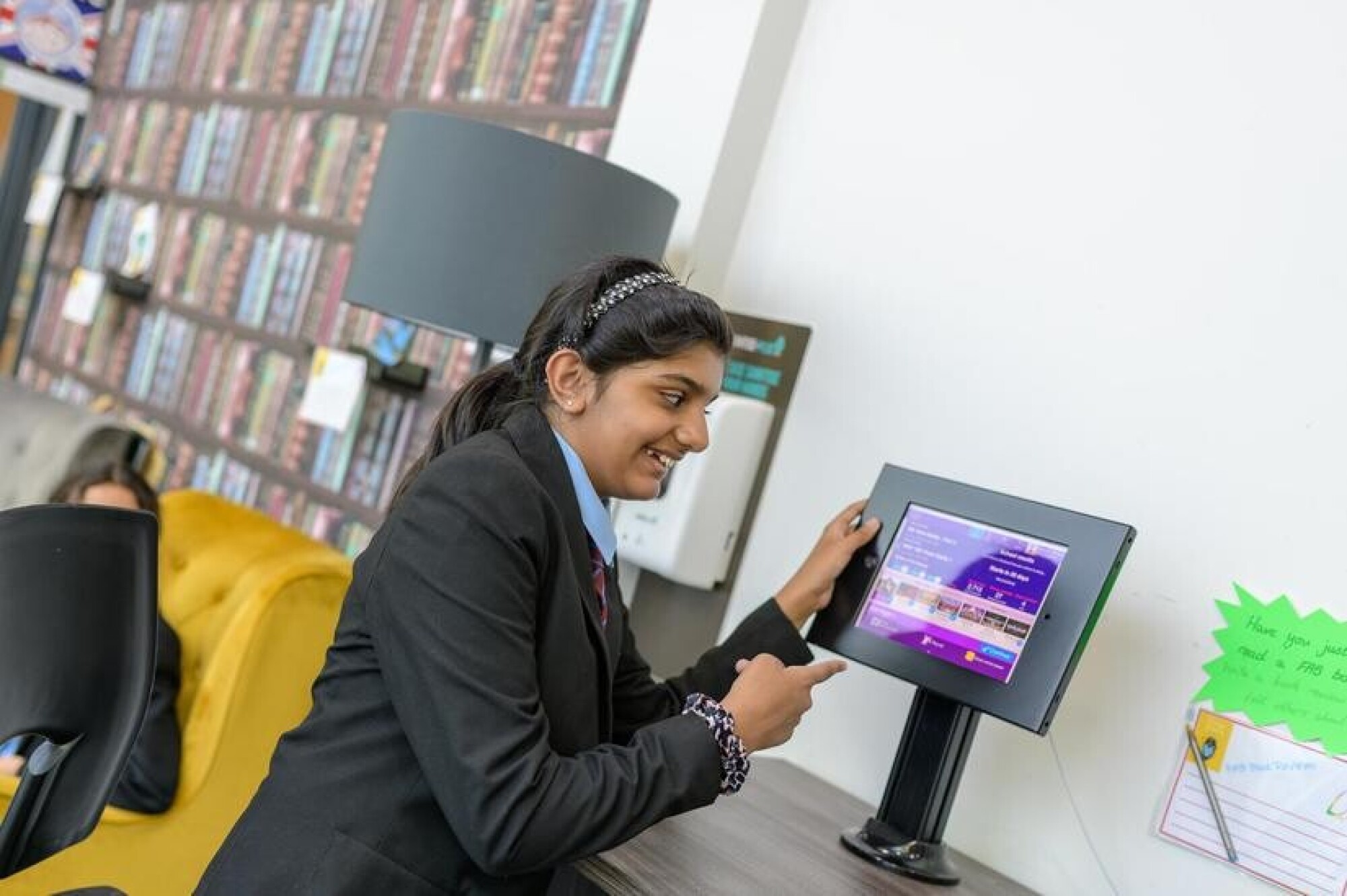 d876933e 2773 4177 976f ad39ddf150d9 1x1